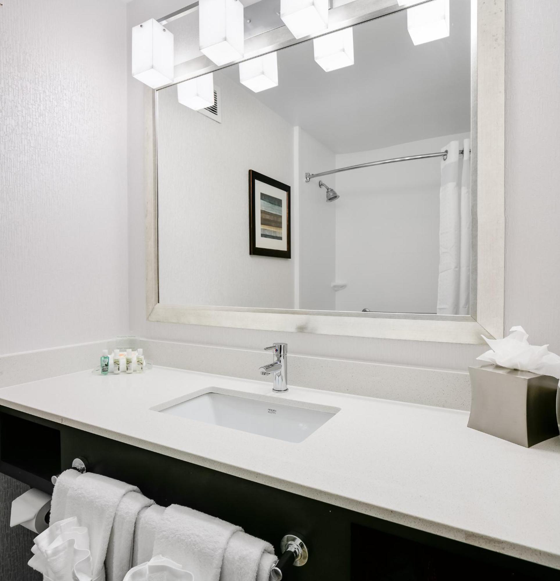 & Overland Park-west By Ihg Hotel 3*