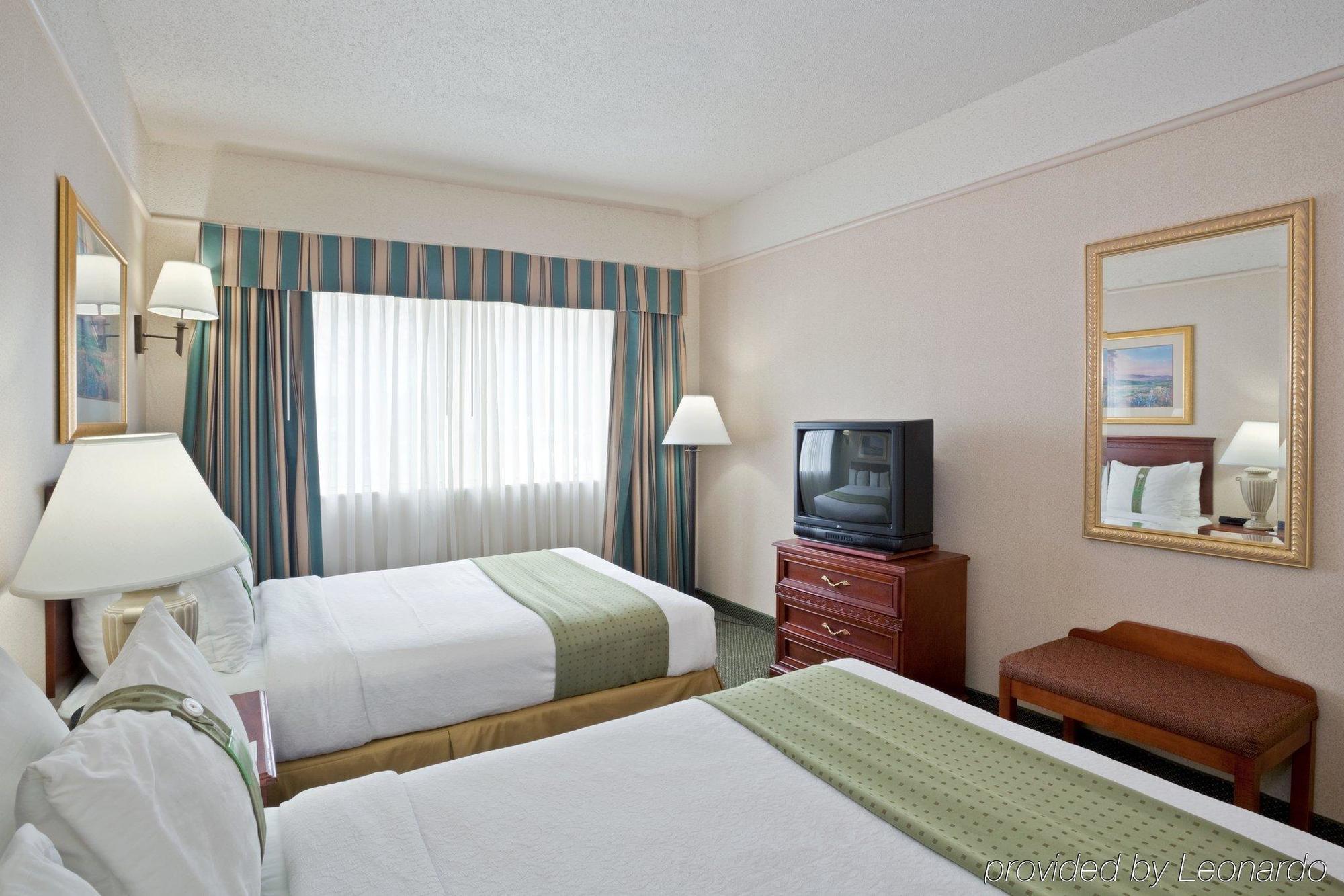 & Overland Park-west By Ihg 3*